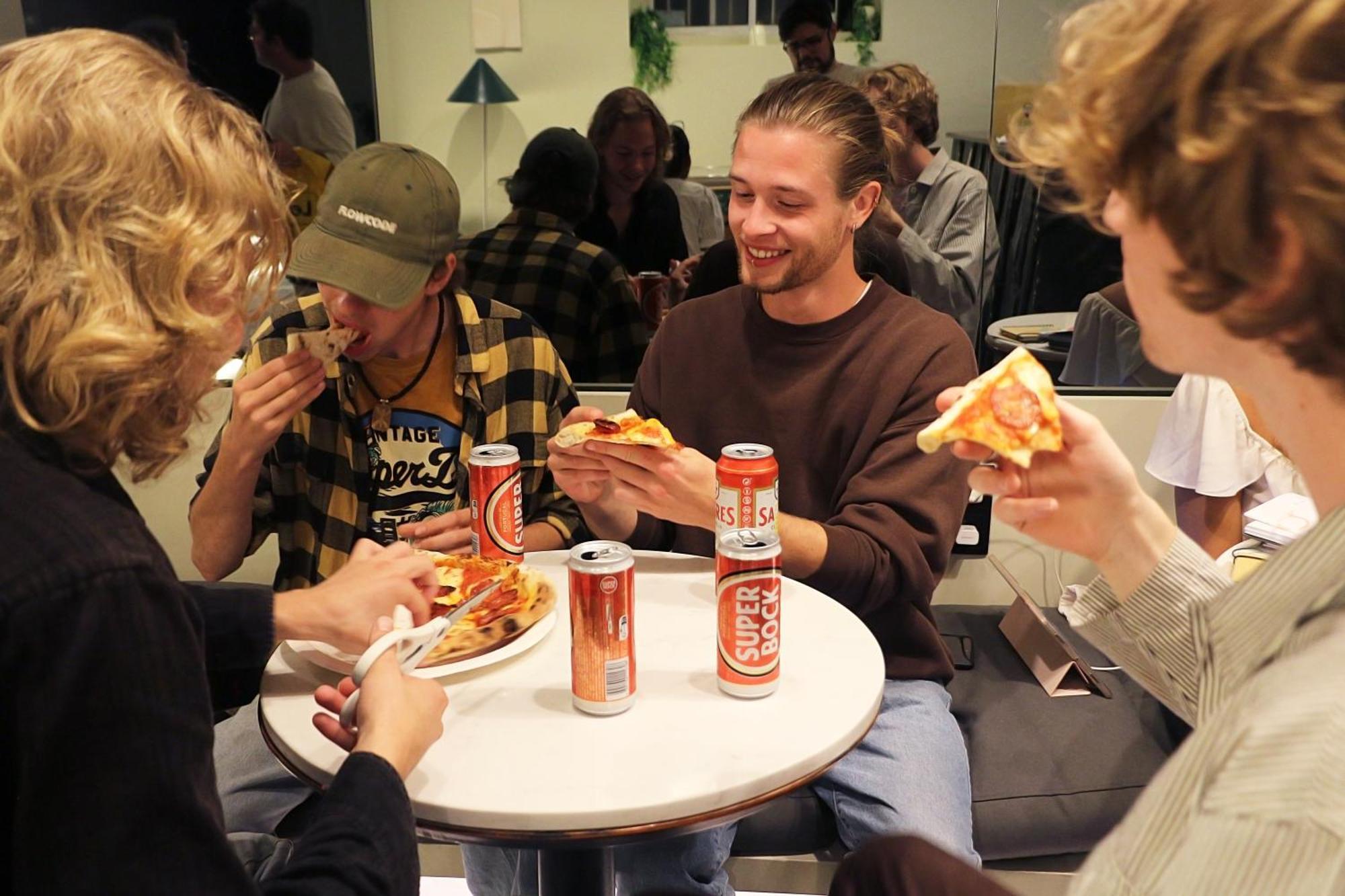 Gspot Hostels & Love Triangles Pizzeria Lisboa Eksteriør billede
